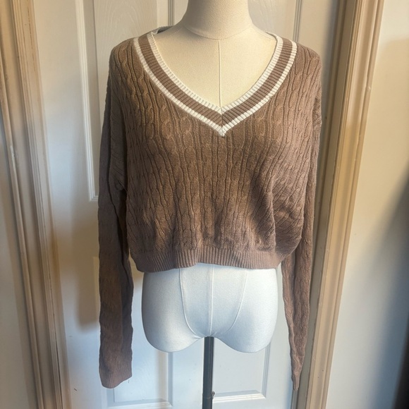 Hollister Brown V-Neck Cropped Sweater - Picture 1 of 4